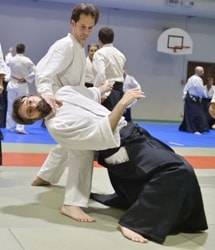Pratiquant d'arts martiaux débutant au dojo des Sables d'Olonne